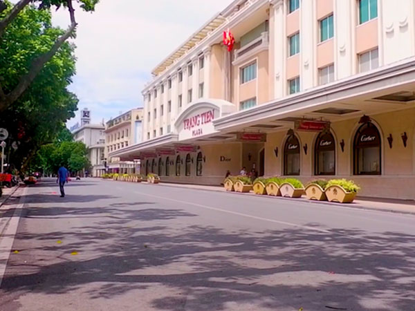 Video: Toàn cảnh Hà Nội - Đà Nẵng - TP.HCM vắng vẻ ngày cuối tuần, người dân hạn chế ra ngoài để phòng dịch COVID-19