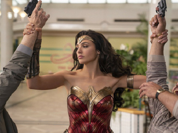 Wonder Woman 1984 tự 'spoil' gần hết nội dung, 'tiện mồm' khoe luôn cái kết siêu thảm khốc
