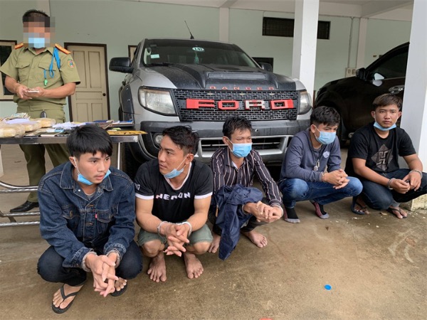 Ngăn chặn 5 người nước ngoài mang 60.000 viên ma túy vào Việt Nam