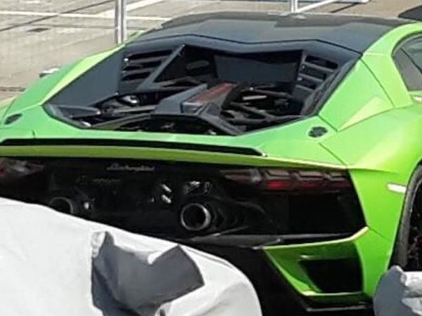 Siêu xe kế nhiệm Lamborghini Aventador lộ diện hoàn chỉnh lần đầu tiên