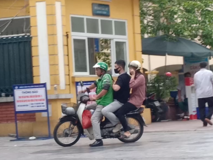 Cò mồi lộng hành trước cổng BV Phụ sản Trung ương: Màn khám bệnh như thôi miên bằng quảng cáo 'có cánh'