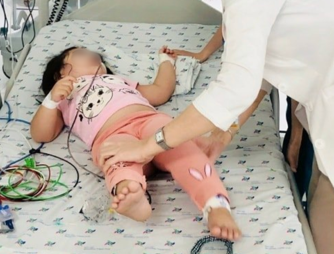 Bé gái 3 tuổi suýt chết vì ăn nhầm thuốc bà nội trộn vào cơm để bẫy chuột