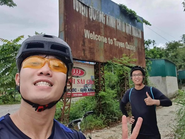 Xuân Trường chơi lớn, "phượt" hơn trăm cây số về quê bằng xe đạp và cái kết bị chê già lẫn "ê mông"