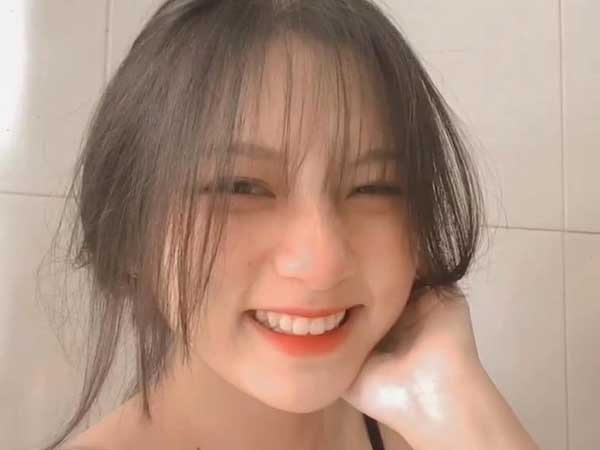 Cô bạn Mỹ Tho sinh năm 2004 gây thương nhớ với nụ cười tươi rói, tiết lộ đã kiếm được tiền phụ bố mẹ đóng học phí