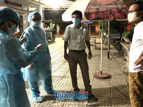 Bệnh nhân 787 ở Quảng Ngãi tiếp xúc nhiều người, thường chơi đánh bài, đi chợ và uống cafe