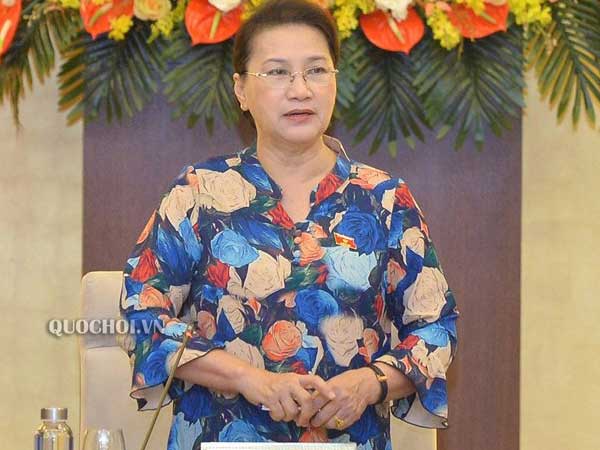 Chủ tịch Quốc hội: Bỏ sổ hộ khẩu, giảm bớt thủ tục cho dân nhờ!