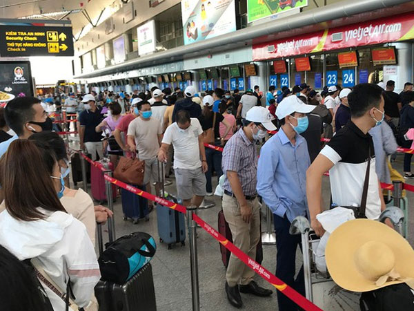 Gần 1.700 du khách Hà Nội và TPHCM còn mắc kẹt tại Đà Nẵng