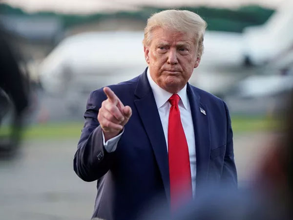 Tổng thống Trump nhận tin kém vui trước bầu cử