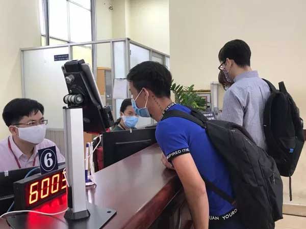 TP.HCM xin chuyển 3.742 viên chức sang công chức