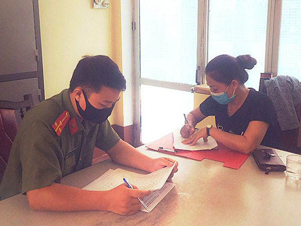 Bình luận sai sự thật về COVID-19, một phụ nữ bị xử phạt 15 triệu đồng