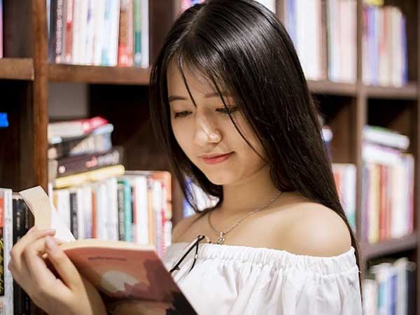 Cô gái trẻ khỏi Covid-19 vượt nỗi sợ hãi 20 năm để hiến huyết tương