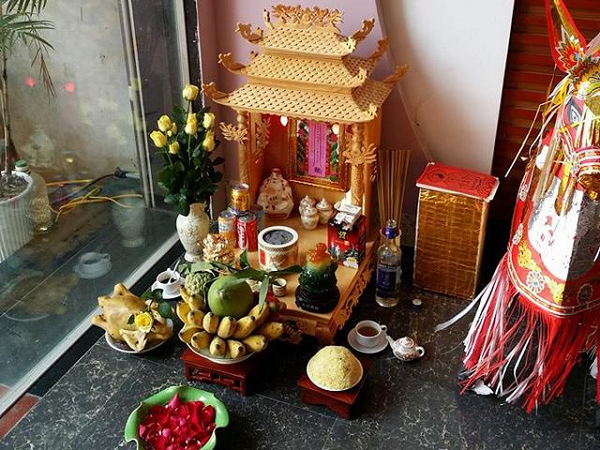 Vì sao bàn thờ Thần Tài phải đặt dưới đất? Nhiều người hết đời vẫn chưa biết câu trả lời