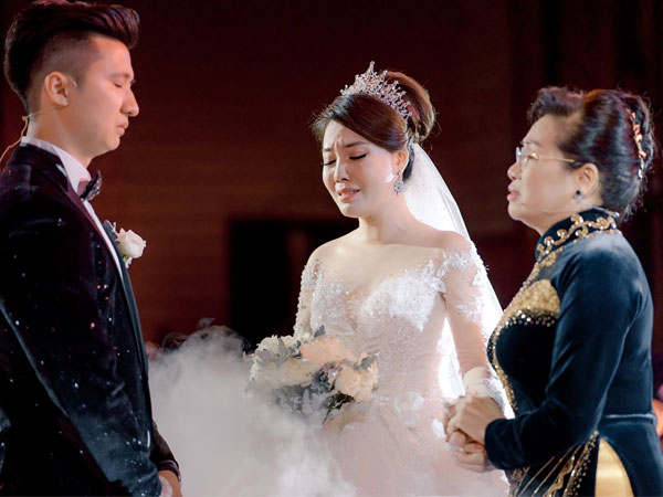 Có 'phốt' mới thấy hóa ra MÃI MÃI là 11 tháng, phụ nữ cứ cẩn thận khi được hứa 'Anh muốn đem cả thế giới này tặng cho em'!