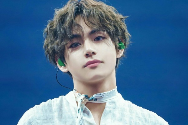 V (BTS) trở thành nam idol đầu tiên của Hàn Quốc đạt 5 triệu like trên Instagram