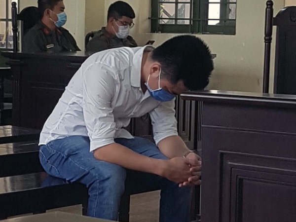 Nữ sinh bị người yêu cũ rủ tự tử