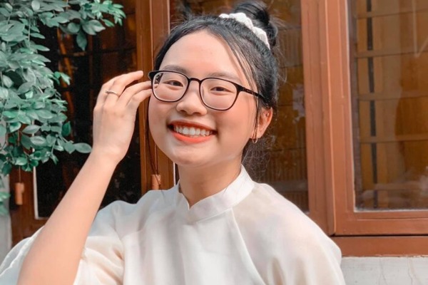Xúc động với tâm thư Phương Mỹ Chi gửi đến FC: 'Các anh chị thương em từ lúc em lớp 4 đó'