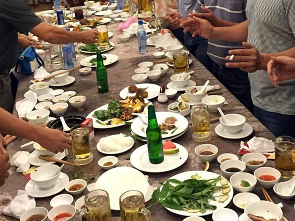 Từ quán bia có ca mắc COVID- 19 ở Hà Nội: Tác hại đáng sợ của nguy cơ lây bệnh truyền nhiễm ở quán bia ít ai để ý