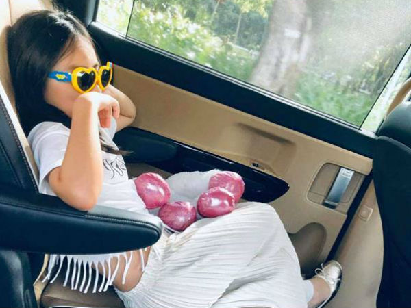 Thủy Tiên tiết lộ thời điểm công khai gương mặt con gái