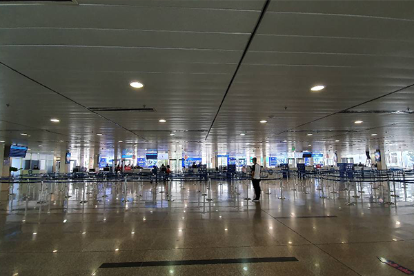 Sân bay Tân Sơn Nhất 'vắng như chùa bà Đanh' những ngày đại dịch
