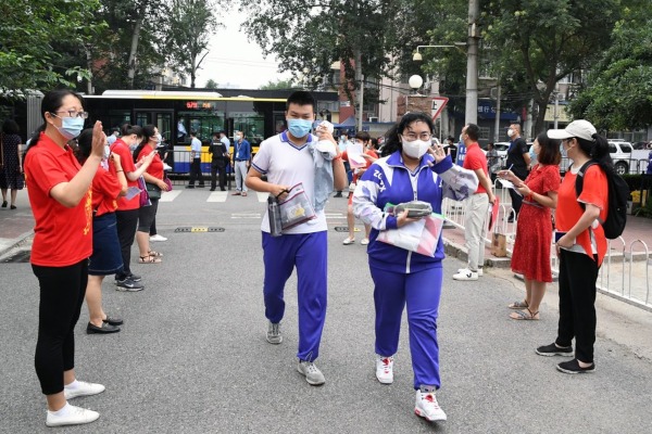 Trung Quốc bắt buộc đeo khẩu trang ở trường học