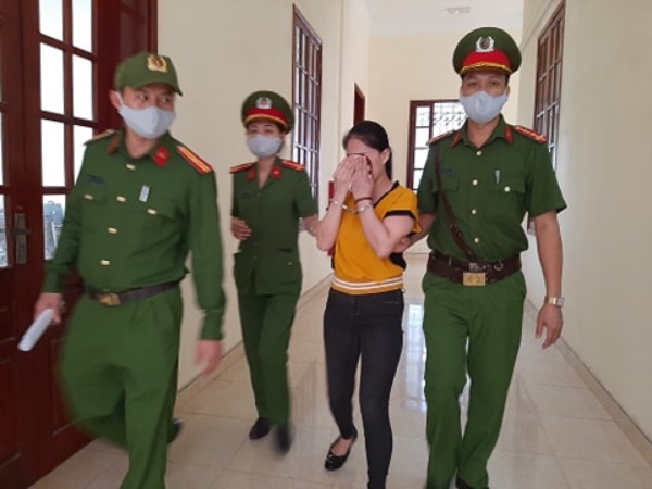 'Hotgirl ma túy' khóc nức nở khi biết con bị đuối nước do thiếu sự chăm sóc của mẹ
