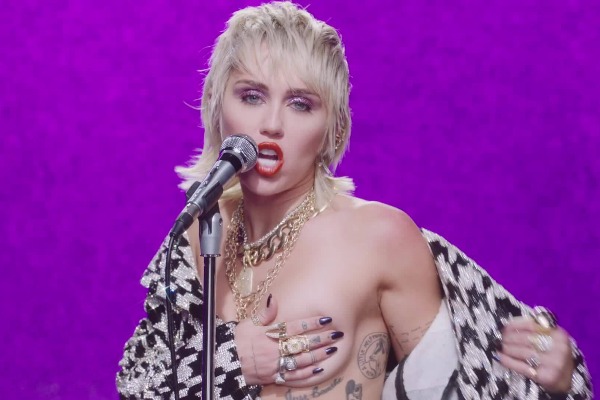 Miley Cyrus thừa nhận chán sex, không nghĩ đến chuyện 'lấy chồng sinh con' sau khi chia tay Cody