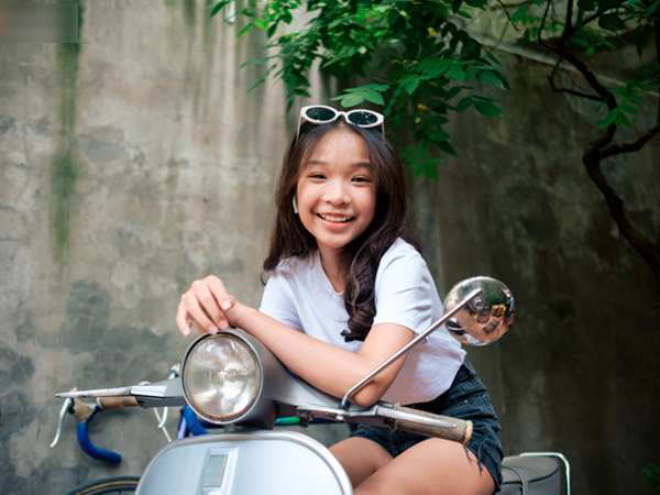 Thiên Thư - tiểu thư 13 tuổi đã có 4 năm làm YouTuber: Ít bạn bè vì nổi tiếng, tự kiếm tiền đóng học phí trường quốc tế