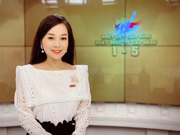 Minh Hương 'Vàng Anh' từ diễn viên thành BTV công an nhân dân