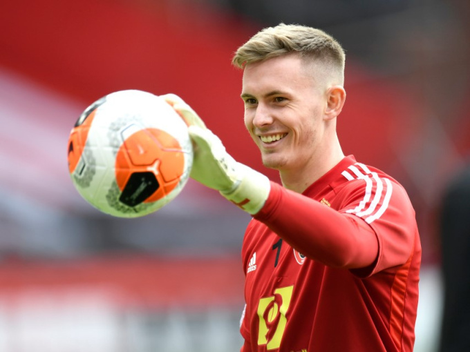 MU tăng lương gấp 2 cho Dean Henderson, De Gea càng thêm bất an