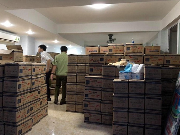 Đột kích thu giữ hàng triệu khẩu trang kém chất lượng