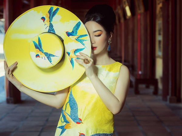 Hoa hậu Giáng My hóa quý cô đài các giữa Đại nội Huế