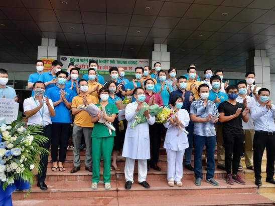 Toàn bộ phi hành đoàn chuyến bay VN6 từ Guinea Xích đạo về nước âm tính với SARS-CoV-2