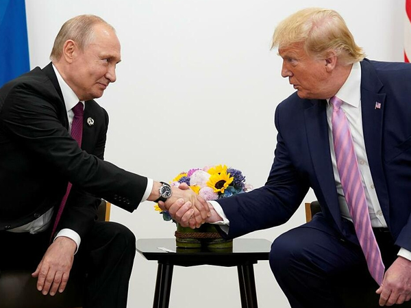 Trump từng viết thư chúc mừng Putin là 'Nhân vật của năm'
