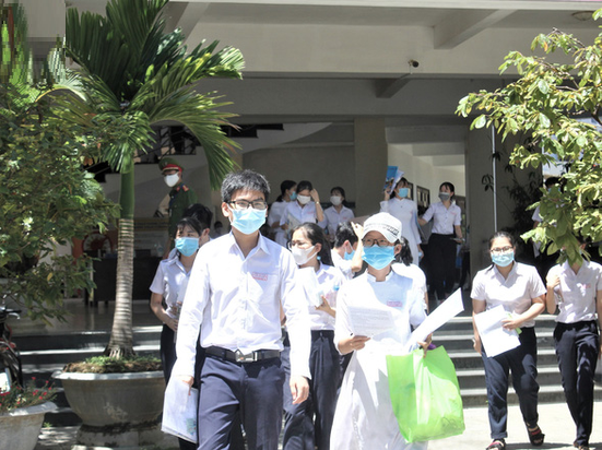 Thầy giáo mắc Covid-19 tiếp xúc nhiều học sinh