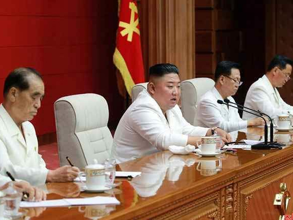 Kim Jong Un bất ngờ triệu họp bàn vấn đề 'quyết định'