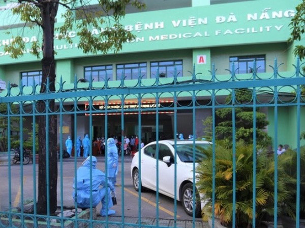 Gần 1.300 người là F1 và F2 của thầy giáo mắc Covid-19 đi coi thi THPT