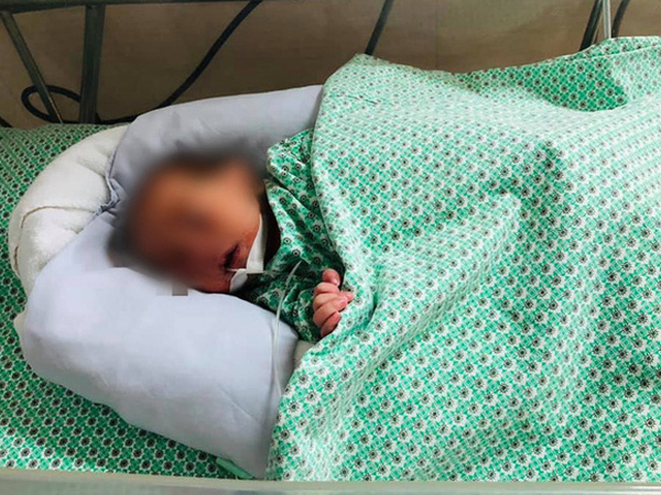 Công an Gia Lâm lên tiếng sau khi bị tố tranh công vụ giải cứu cháu bé sơ sinh mắc kẹt trong khe tường: Chỉ là sự nhầm lẫn