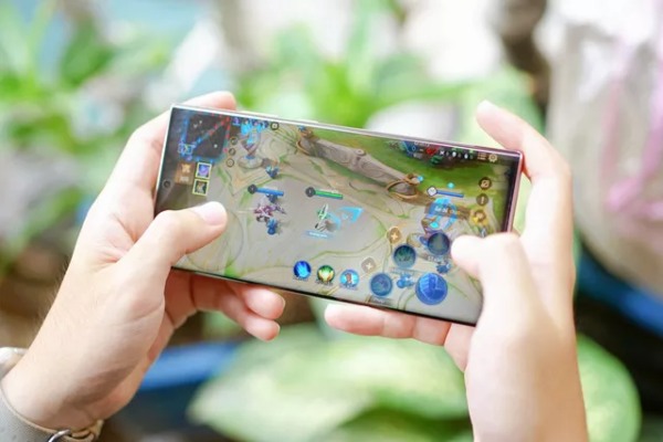 Các game thủ hàng đầu nhận xét khả năng chiến game của Galaxy Note20 như thế nào?