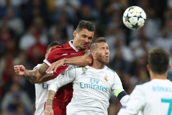 Lovren thừa nhận việc liên tục chơi xấu Ramos để trả đũa cho Salah