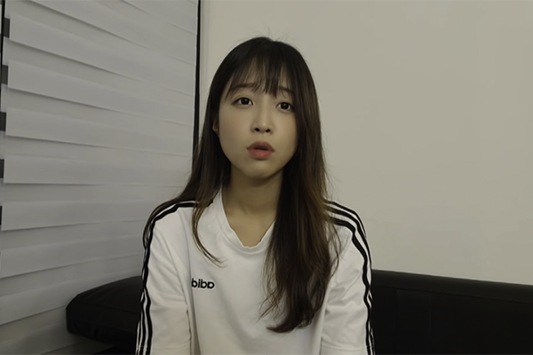 Bị dân mạng 'ném đá' liên tục, nữ YouTuber Mukbang kết thúc luôn sự nghiệp