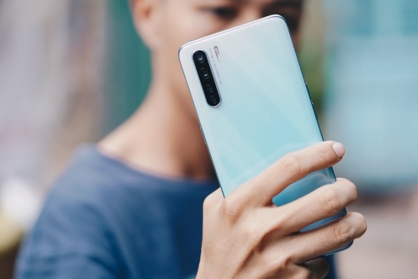 OPPO F17 lộ poster quảng cáo, xác nhận ra mắt cùng OPPO F17 Pro với loạt tính năng hấp dẫn