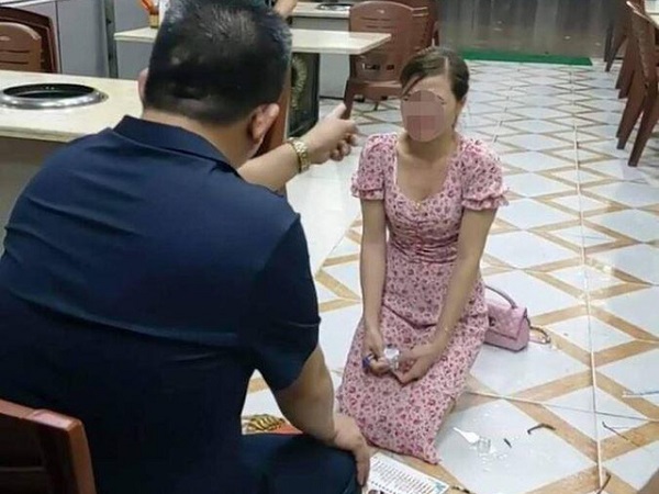 Diễn biến mới vụ cô gái bị bắt quỳ gối xin lỗi vì chê đồ ăn: Con trai chủ quán nướng lên tiếng?
