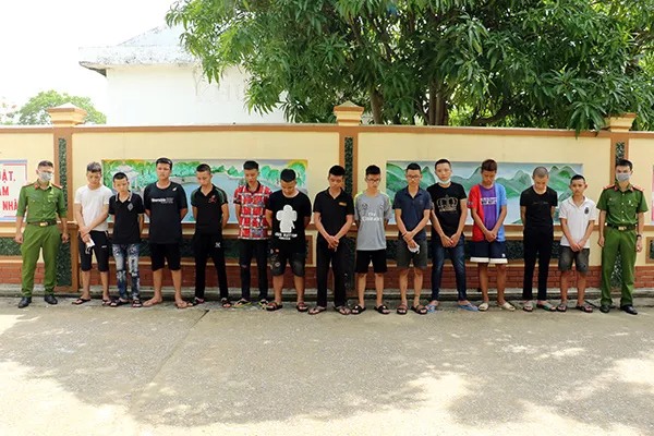 Băng cướp '14-18 tuổi' bị bắt giữ sau 24 lần dùng hung khí chặn người đi đường
