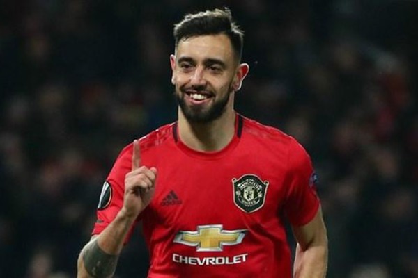 Bruno Fernandes tiếp tục mang về cú đúp danh hiệu cá nhân