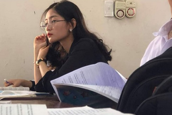 3 cô giáo bất ngờ nổi như cồn chỉ từ những bức ảnh chụp lén của đám 'nhất quỷ nhì ma'