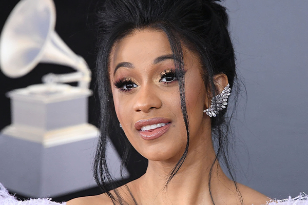 Cardi B bị Facebook bắt lỗi bản quyền bài của... chính mình