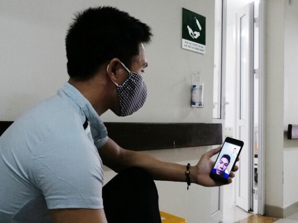 Đường về Việt Nam của công nhân từng mắc Covid-19