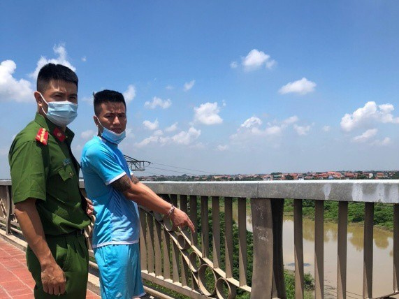 Những hình ảnh 'độc' về hành trình phi tang chứng cứ của 'siêu trộm' 350 cây vàng ở Sơn Tây