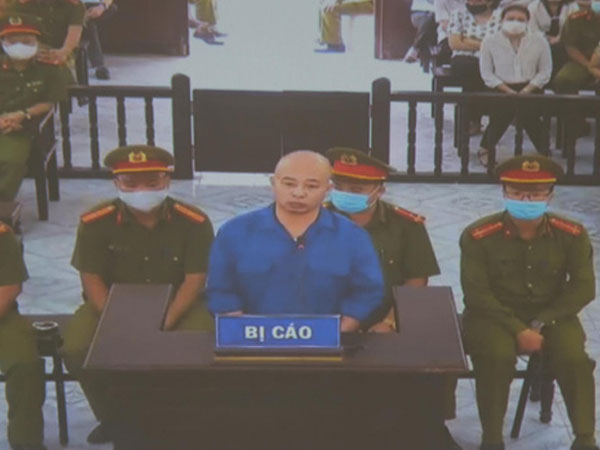 Vợ chồng Đường 'Nhuệ' tiếp tục hầu tòa vì đánh phụ xe khách gây thương tích 14%