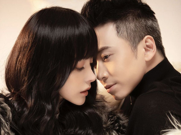 Karik bất ngờ công khai bạn gái, gửi lời tỏ tình cực ngọt 'Hãy nhớ rằng em luôn có anh ở bên'